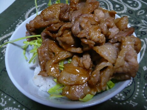 雑穀ご飯で豚の生姜焼き丼